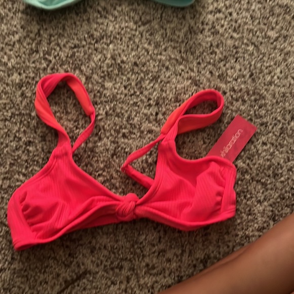 3 bikini tops - Picture 4 of 6